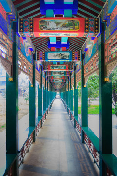 中式建筑長(zhǎng)廊