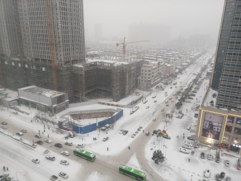城市雪景