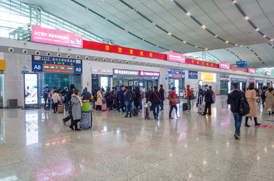 深圳高鐵站候車廳
