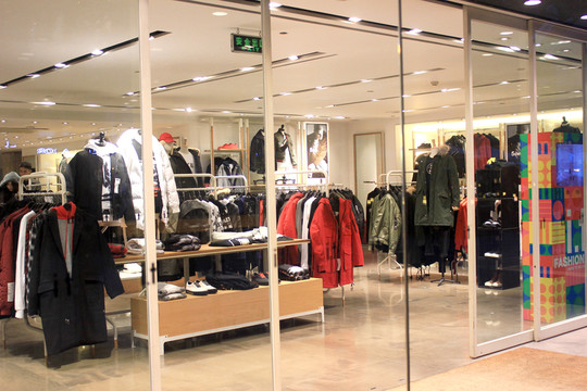 服裝店內(nèi)景