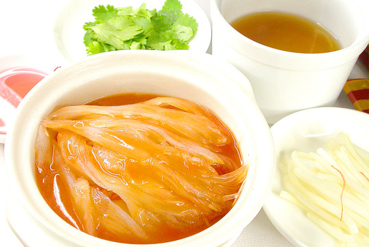 濃湯魚翅