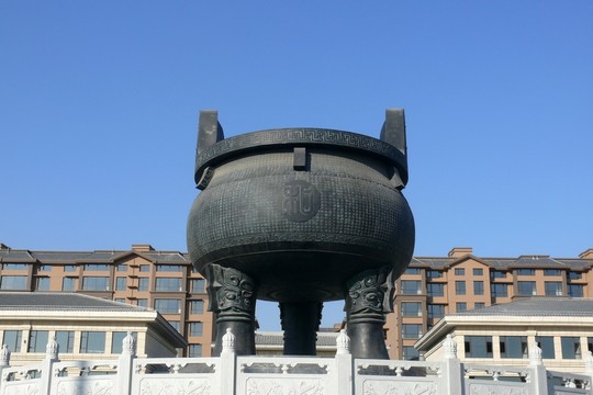 銅鼎