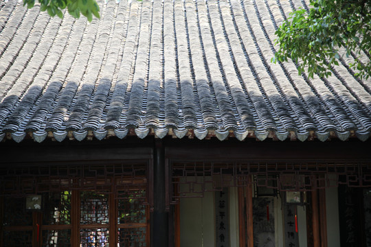 古建筑灰瓦屋頂