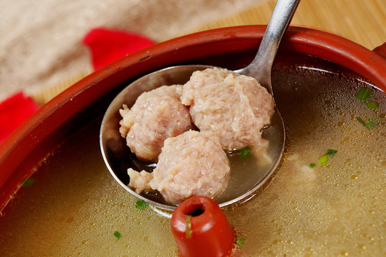 汽鍋肉丸湯
