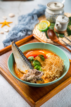 冬陰功青魚面