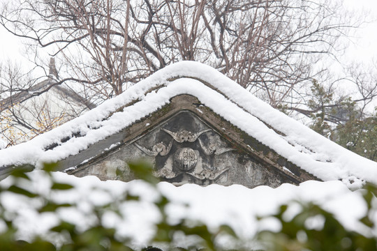 白雪屋面
