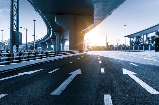 機(jī)場高速公路