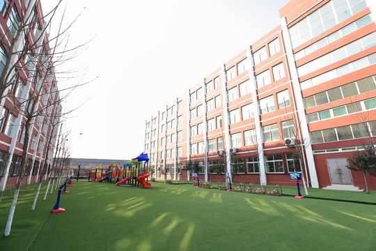 操場 教學(xué)樓 校園 學(xué)校