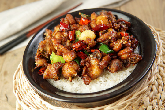 辣子雞煲仔飯