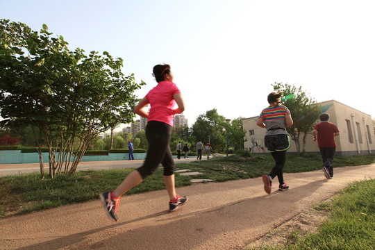 晨跑 慢跑 跑步