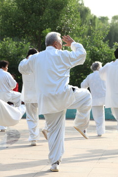 晨練 太極拳 老年人