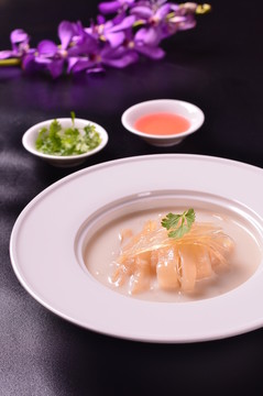 濃湯花膠翅