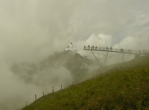 云霧山中