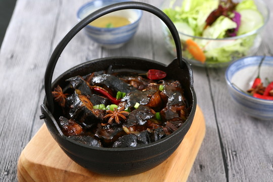 砂鍋鯰魚