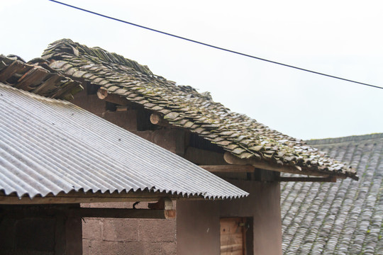 老房子 屋頂