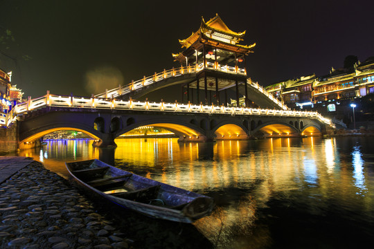 鳳凰古城 雪橋 夜景