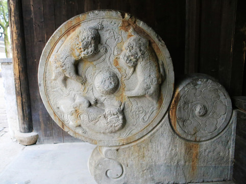 獅子滾繡球石鼓