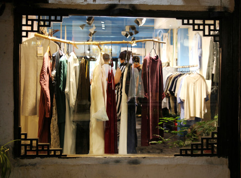女裝店櫥窗