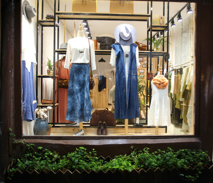 女裝店櫥窗