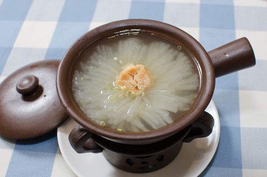 瑤柱雞湯浸蘿卜