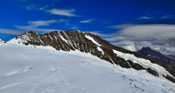 古老冰山