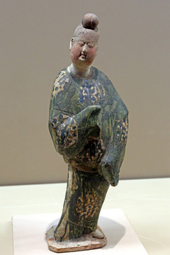 三彩男裝女俑