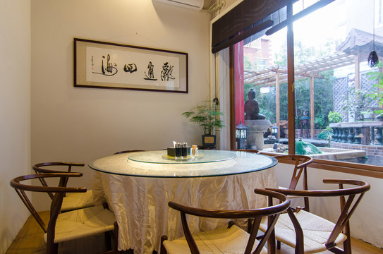 中式餐飲會(huì)所環(huán)境圖