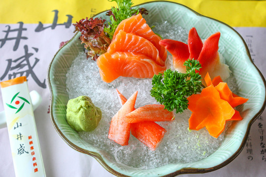 三文魚(yú)刺身