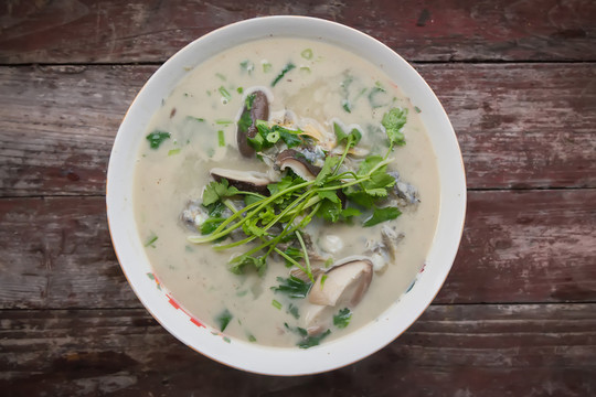 尖梭魚香菇湯