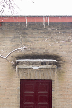 雪中古建