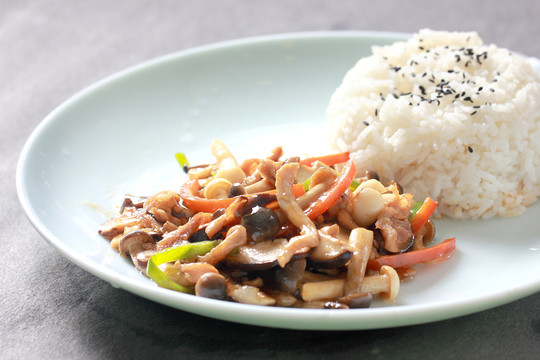 野山菌肉絲飯