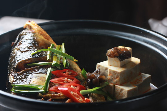 魚頭豆腐煲