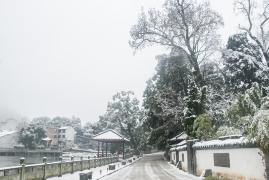 山村雪景