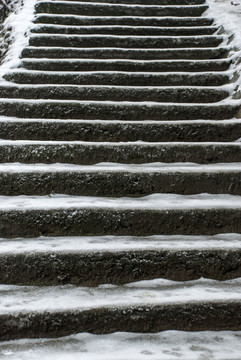 雪后臺階