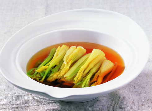 翅湯西芹