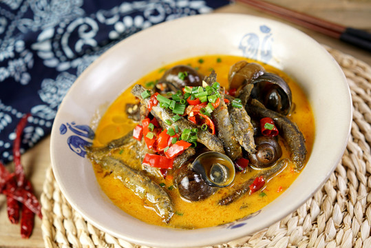 螺螄炒鰍魚