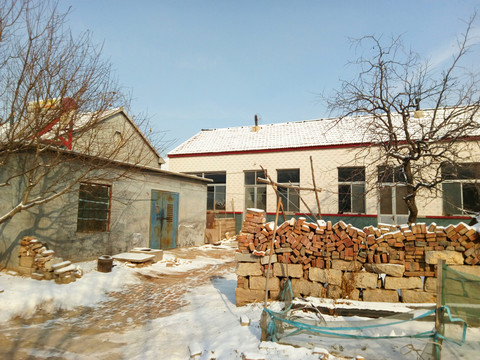雪后農(nóng)家院