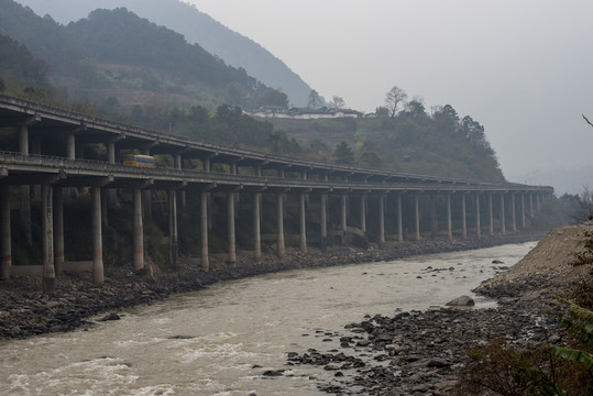 高速高架橋