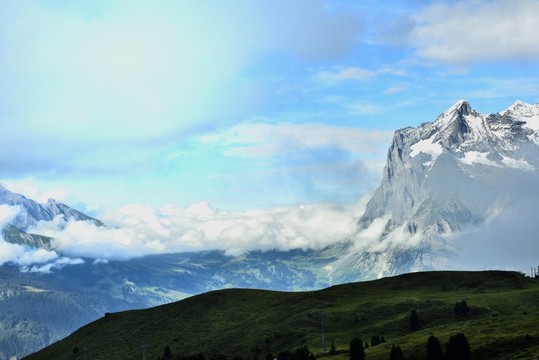 高原雪山云海
