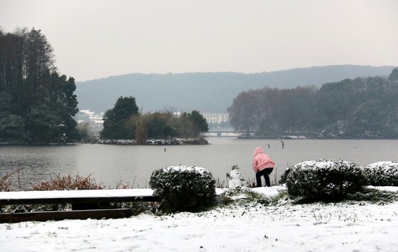梅園雪景