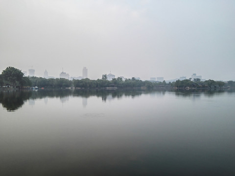 清晨的大明湖