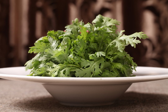 生熗蒿菜