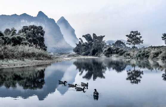 水墨意境桂林山水