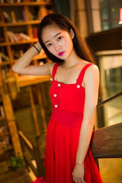 紅衣服女孩