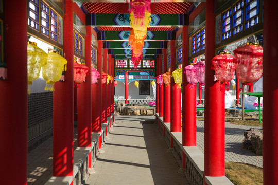 張燈結(jié)彩