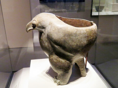 鷹形陶鼎