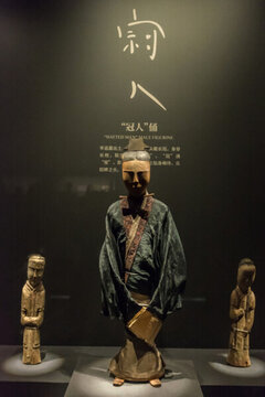 西漢冠人俑