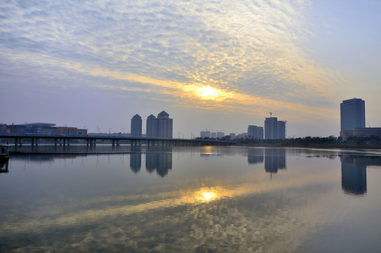 揚(yáng)州明月湖日落