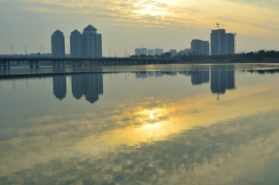 揚(yáng)州明月湖日落