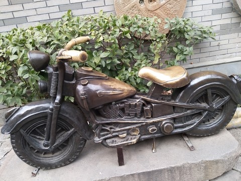 銅雕摩托車